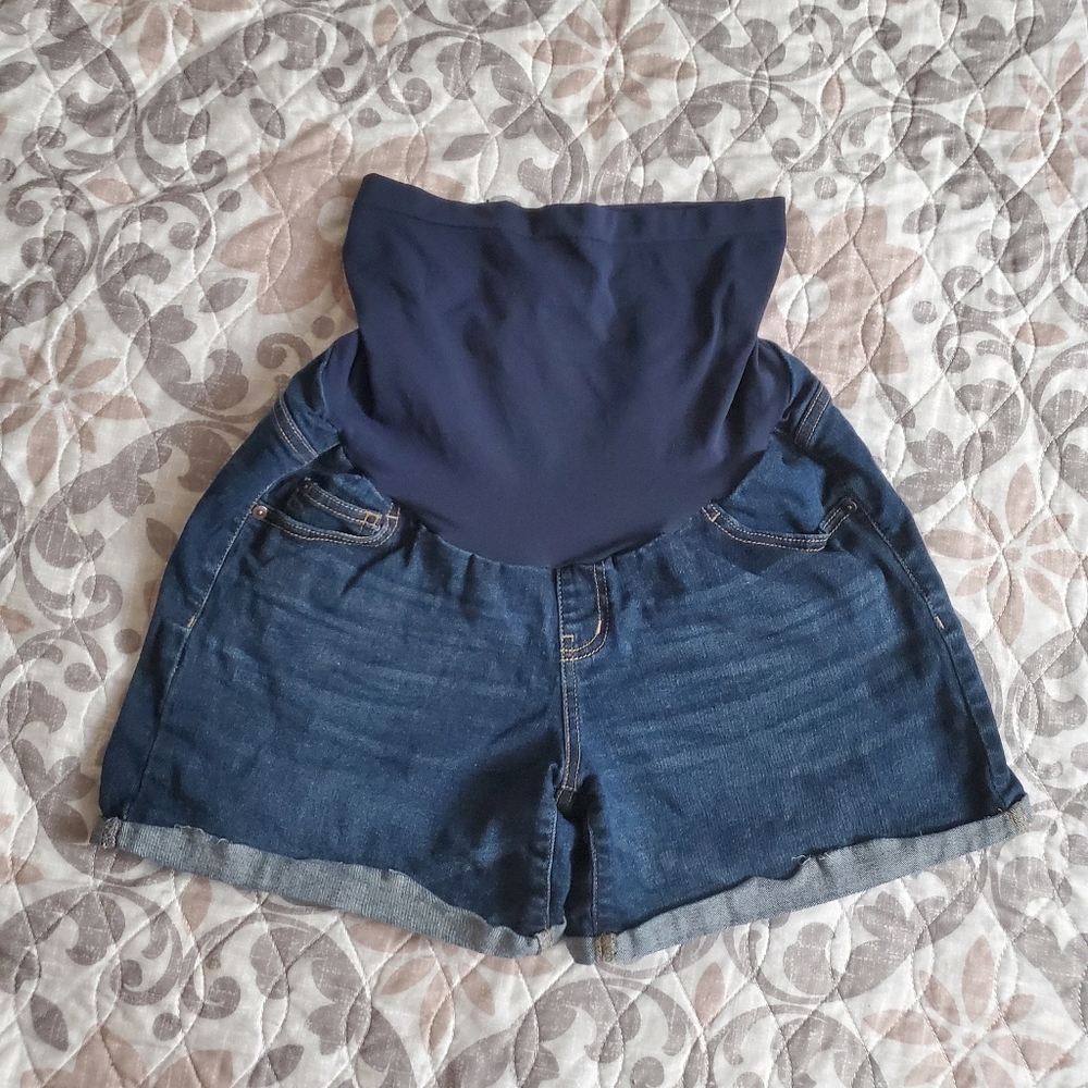 Maternity shorts